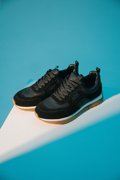 Кроссовки черные нат кожа Romitan